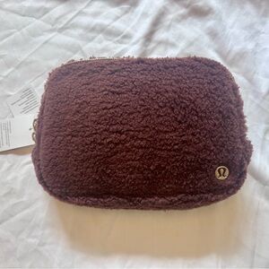 Lululemon 2L Fleece belt bag